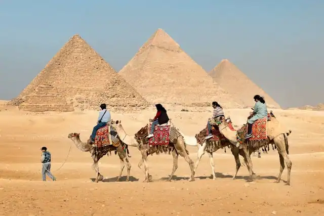 Pyramids of Giza low budget destination