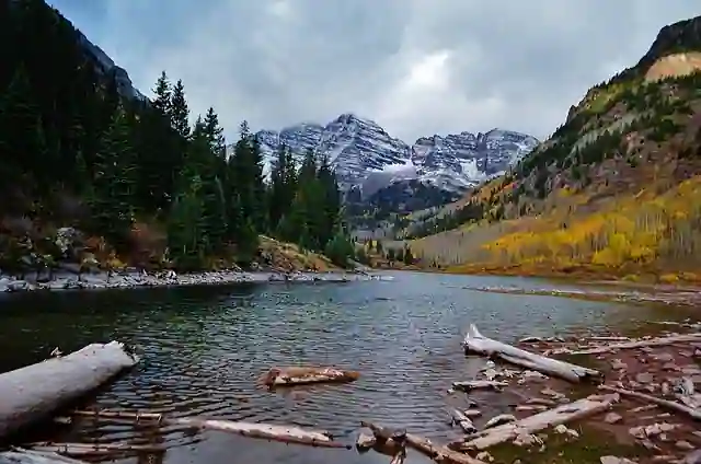 maroon-bells-Hiking-Trails-For-Solo-Travelers