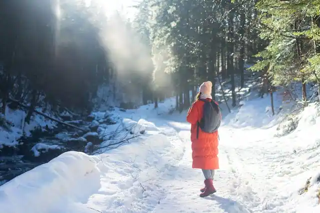 safest hiking destinations for lone female travelers